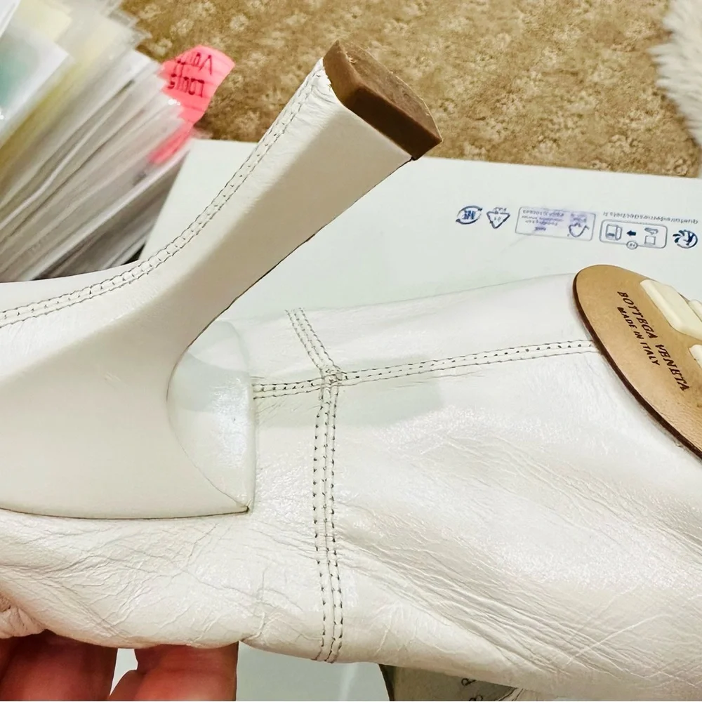 Bottega Veneta White Flats & Loafers - Picture 6 of 16